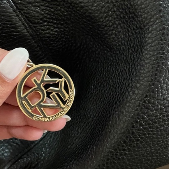 DKNY Black Shoulder Bag - Picture 4 of 4